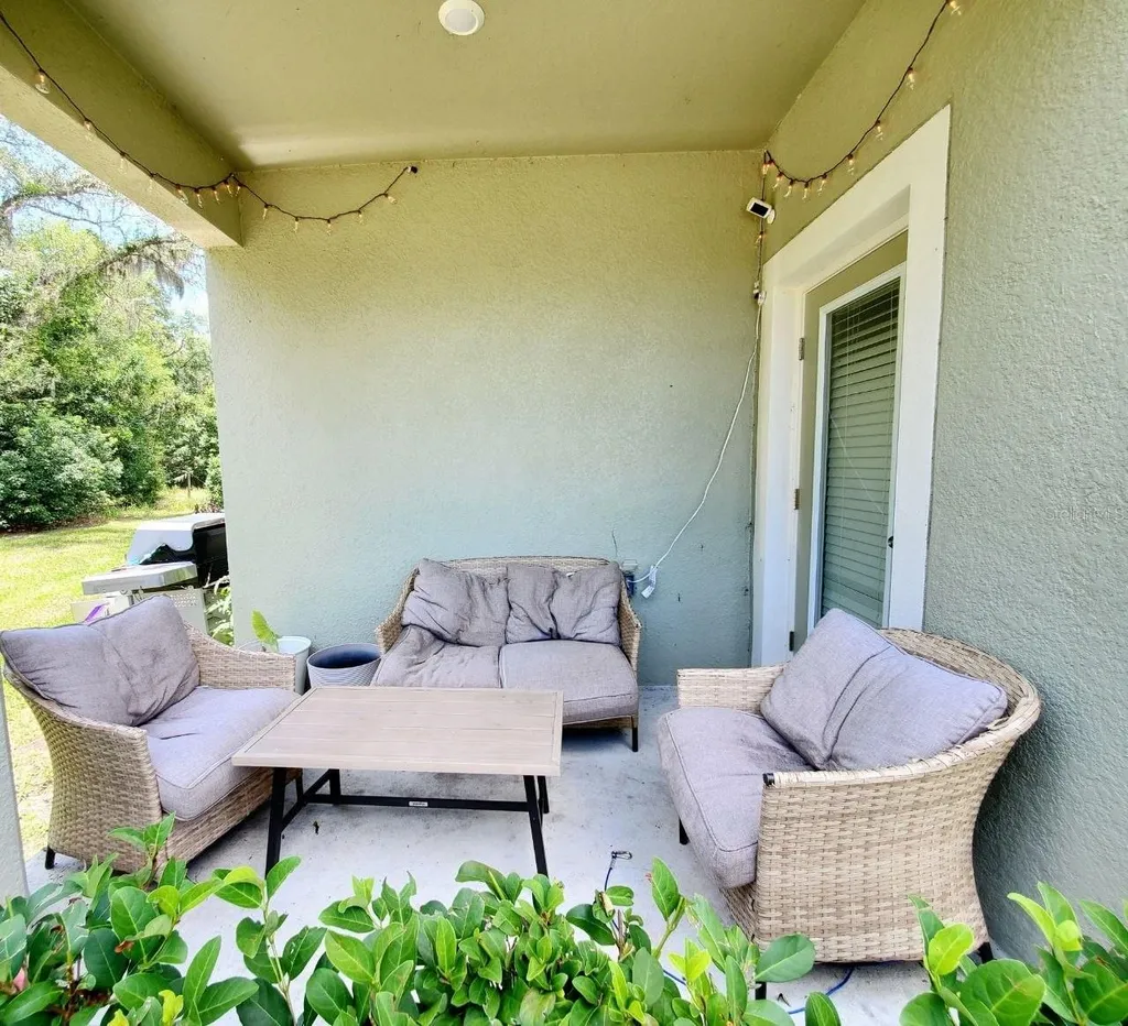 10268 Trumpet Honeysuckle Way San Antonio FL 33576