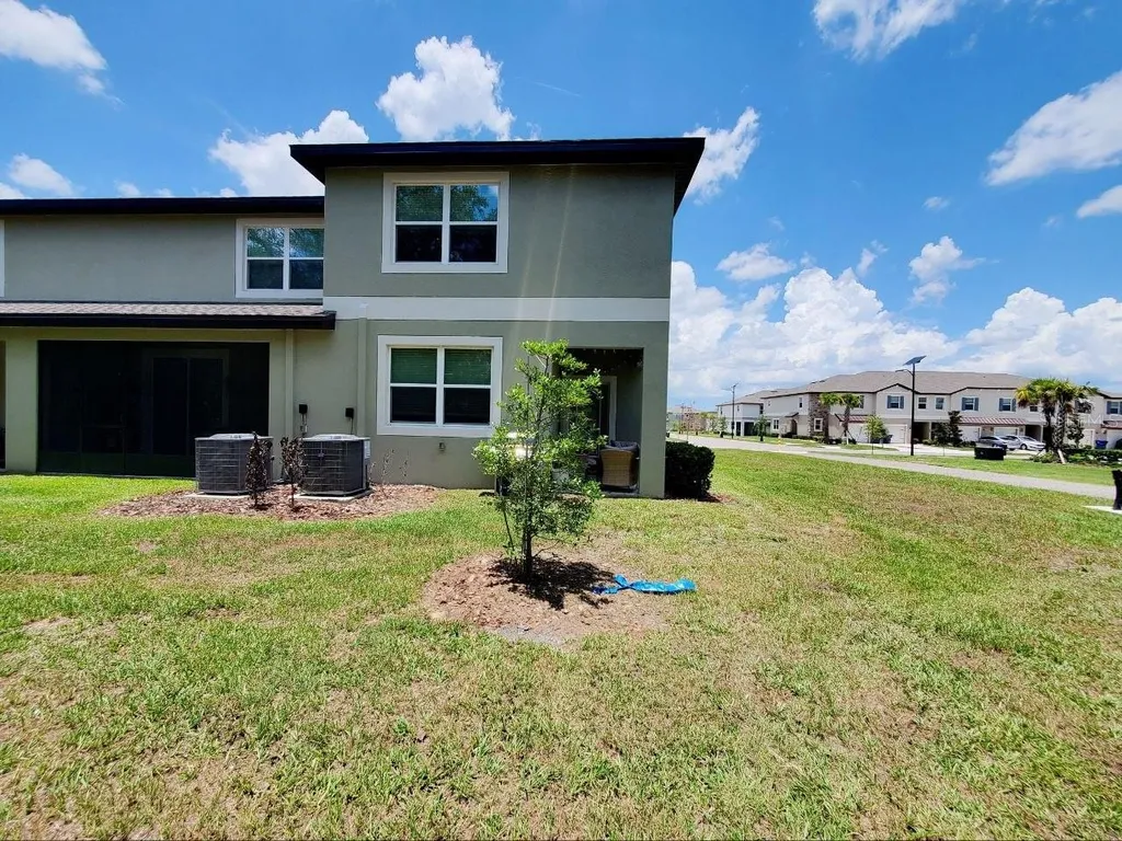 10268 Trumpet Honeysuckle Way San Antonio FL 33576