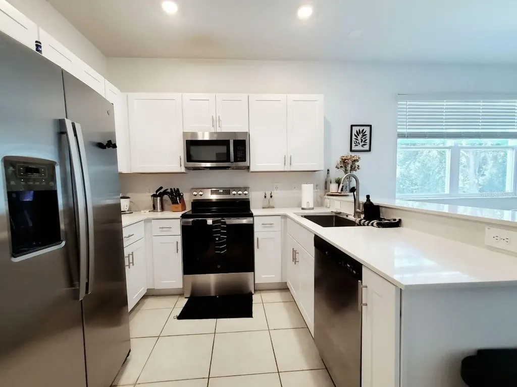 10268 Trumpet Honeysuckle Way San Antonio FL 33576