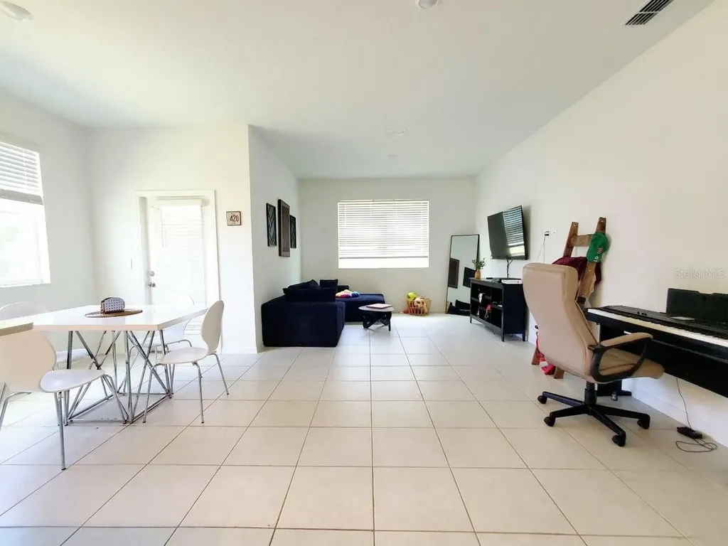 10268 Trumpet Honeysuckle Way San Antonio FL 33576