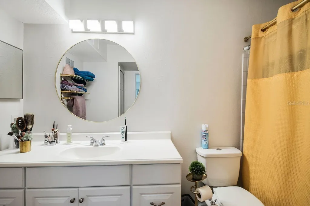 738 Crest Pines Drive Orlando FL 32828