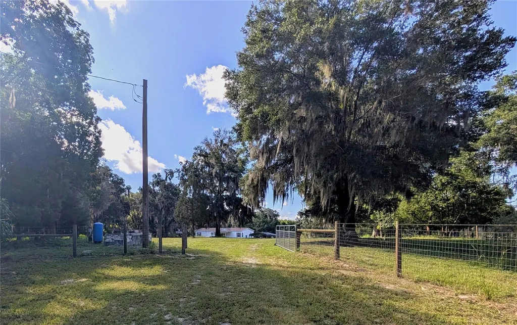 123 Amos Road Crescent City FL 32112