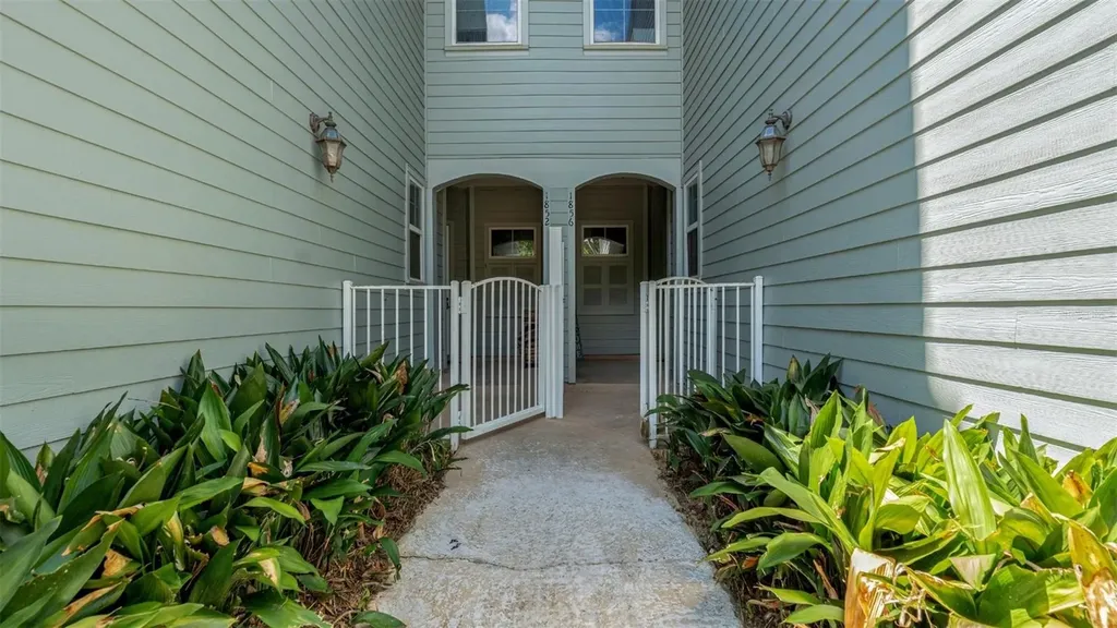 1852 NW 34th Street Gainesville FL 32605