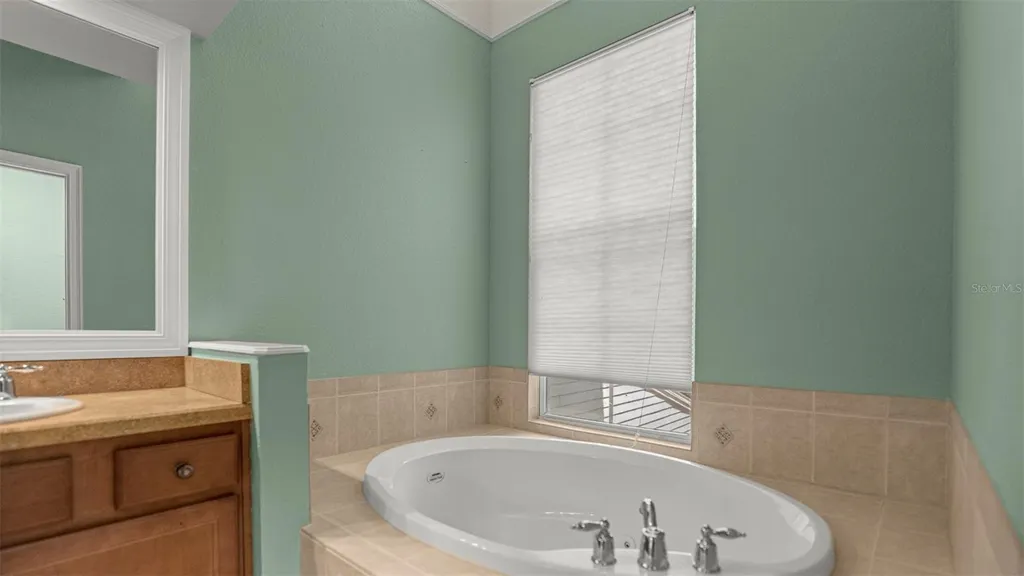 1852 NW 34th Street Gainesville FL 32605