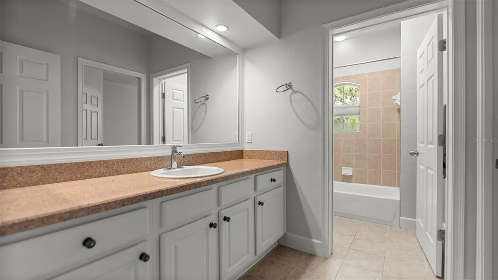 1852 NW 34th Street Gainesville FL 32605