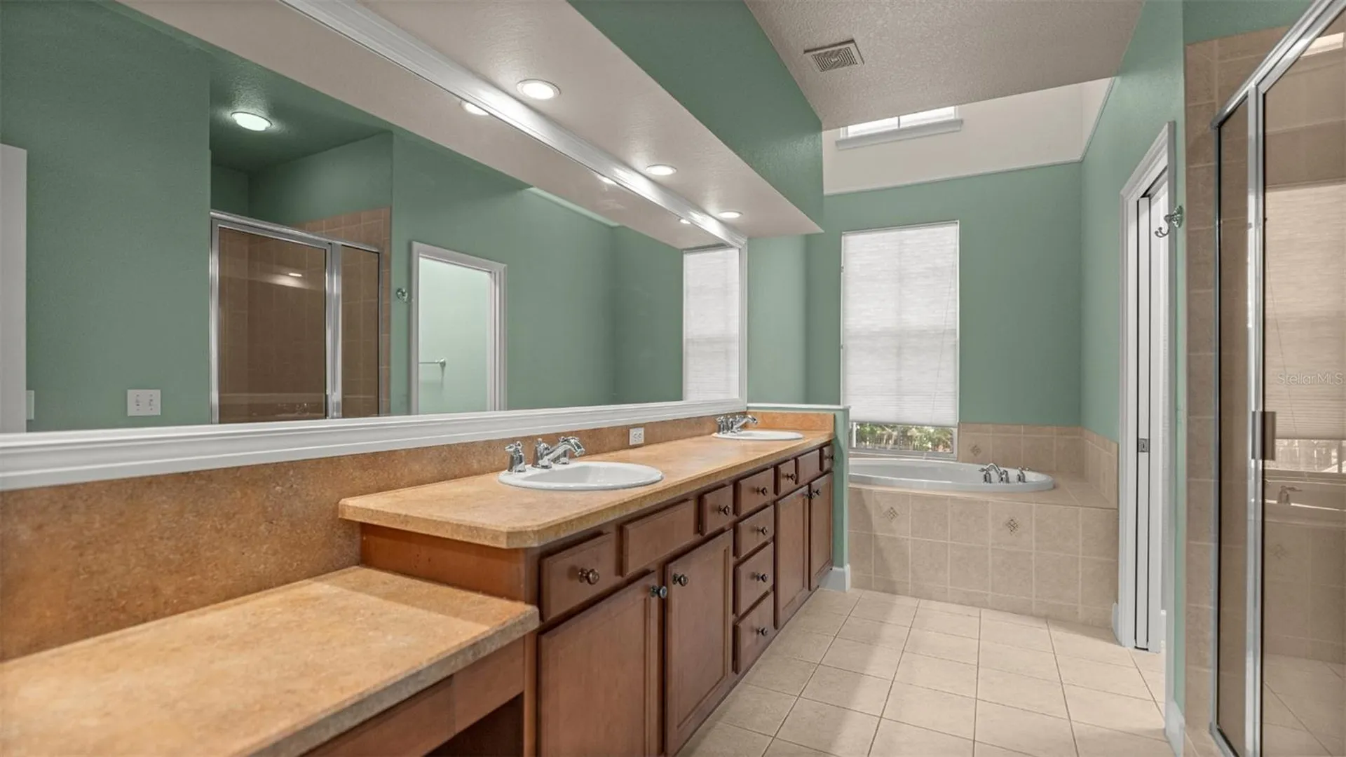 1852 NW 34th Street Gainesville FL 32605