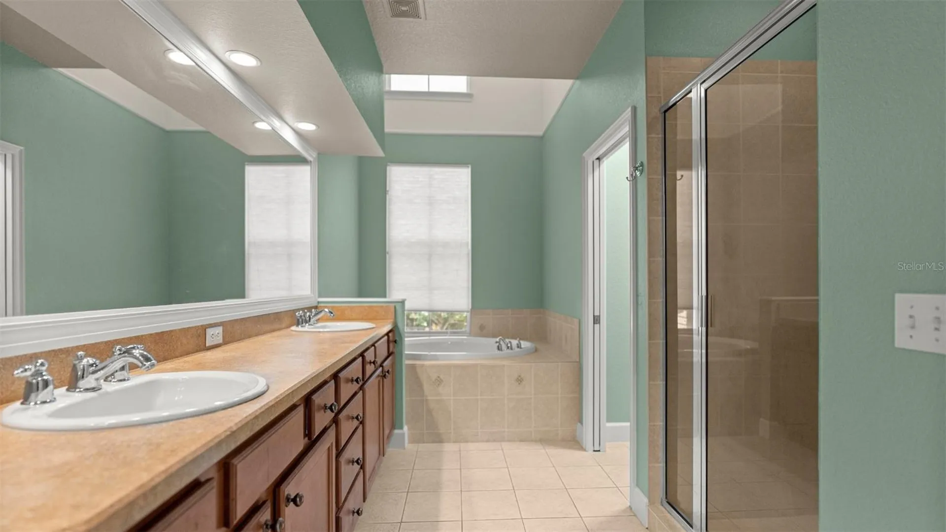 1852 NW 34th Street Gainesville FL 32605