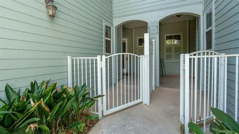 1852 NW 34th Street Gainesville FL 32605