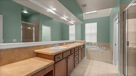 1852 NW 34th Street Gainesville FL 32605