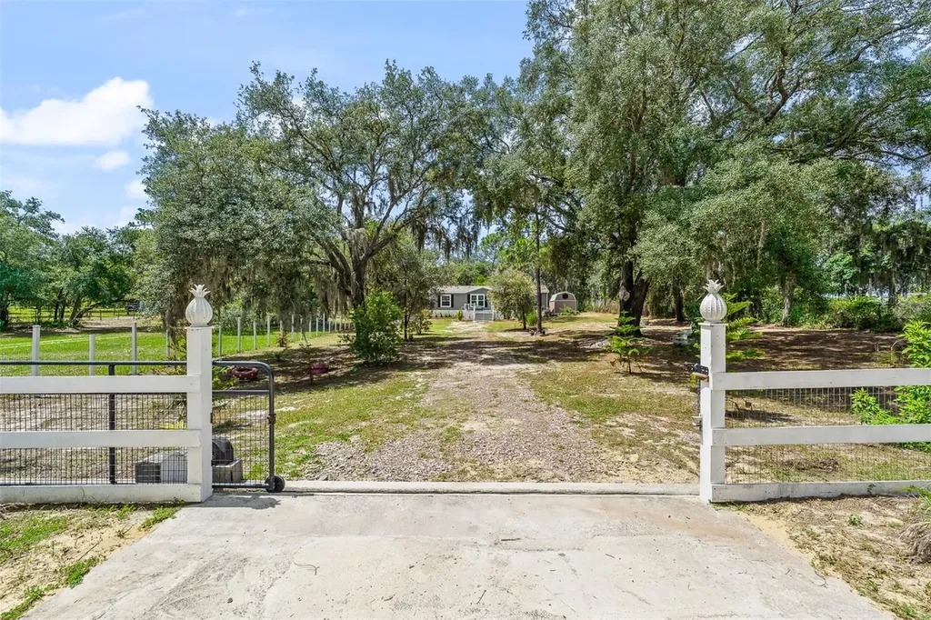 8170 Dogyard Road Lake Wales FL 33898
