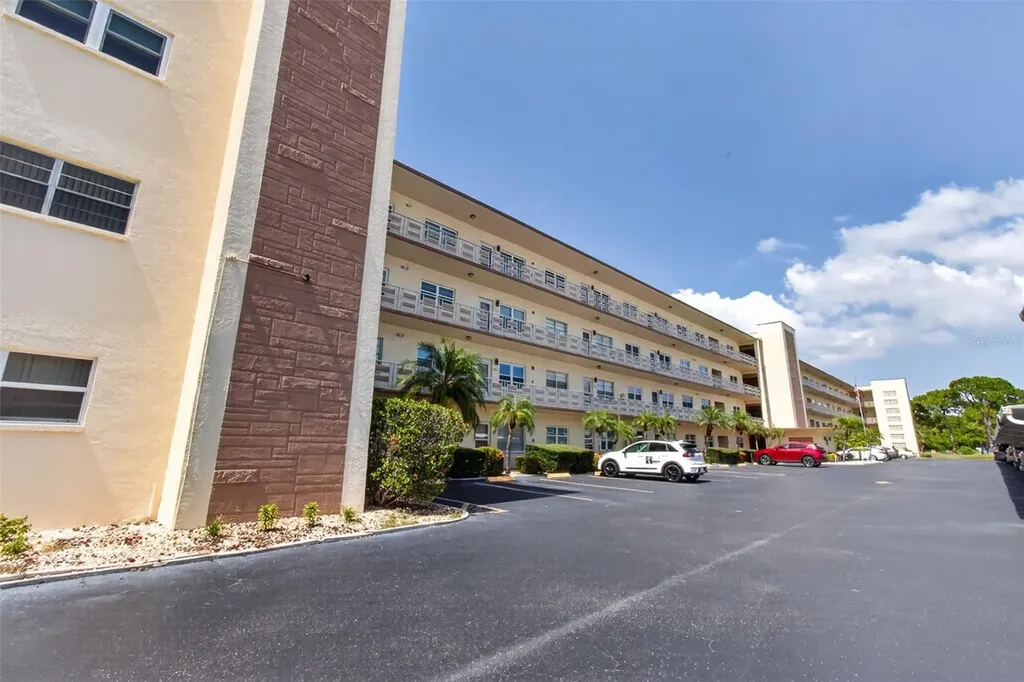 5705 80th Street N St Petersburg FL 33709