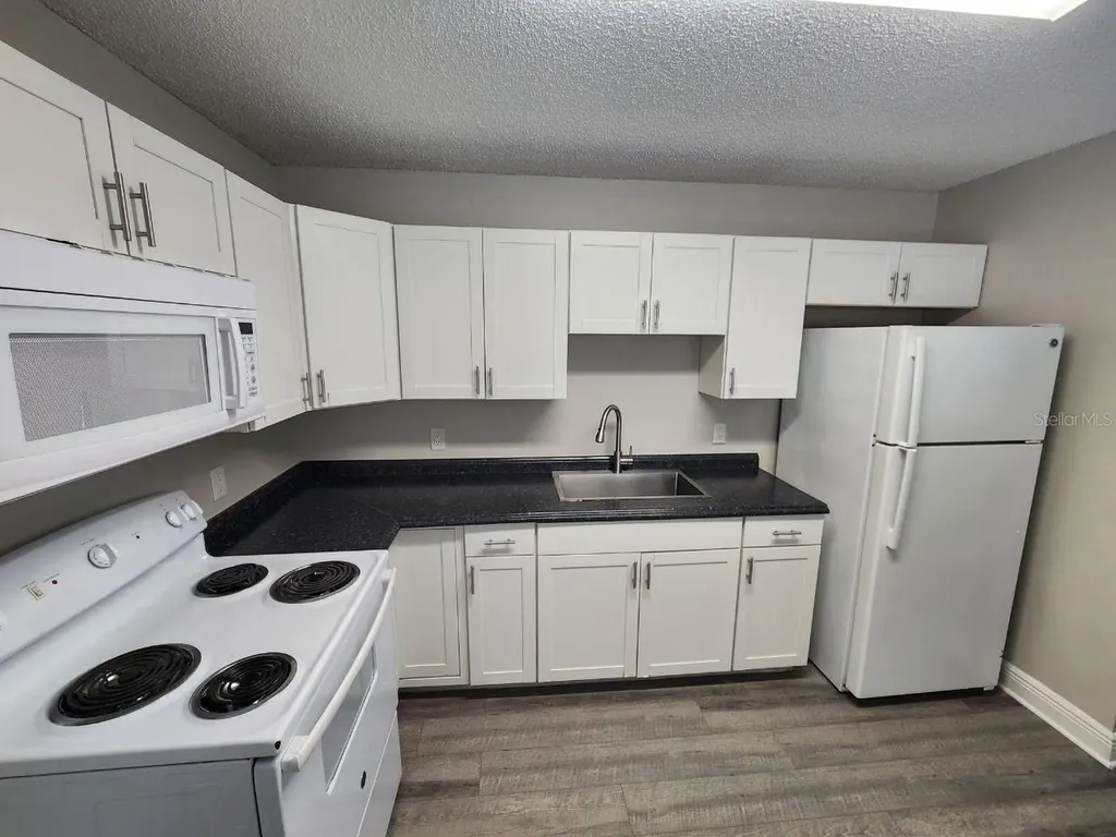 1209 62nd Avenue E Bradenton FL 34203