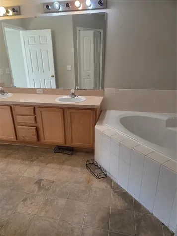 725 Robin Court Kissimmee FL 34759