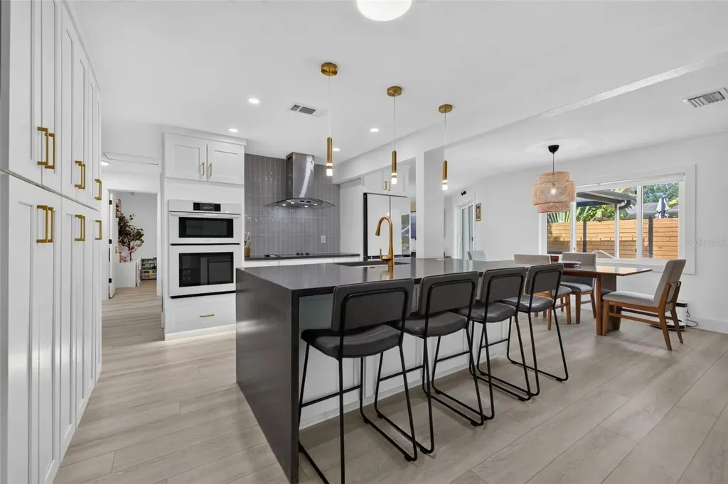 7566 20th Street N St Petersburg FL 33702