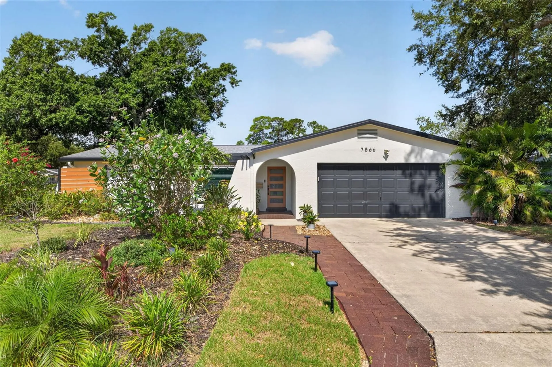7566 20th Street N St Petersburg FL 33702
