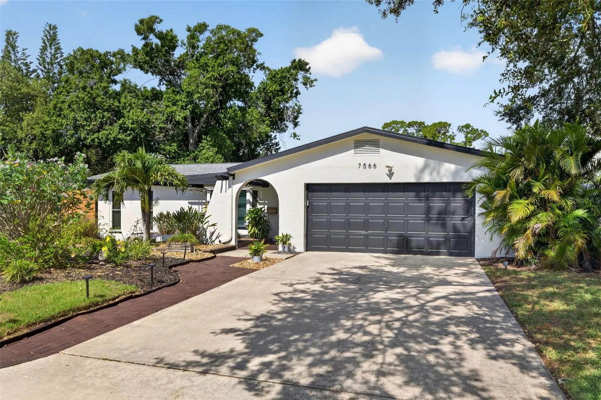 7566 20th Street N St Petersburg FL 33702