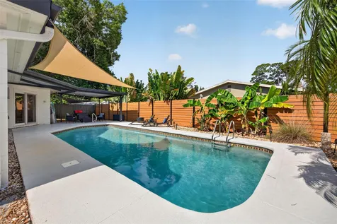 7566 20th Street N St Petersburg FL 33702