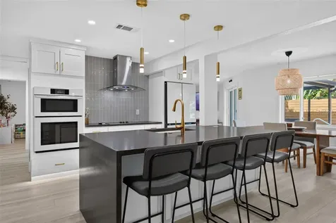 7566 20th Street N St Petersburg FL 33702