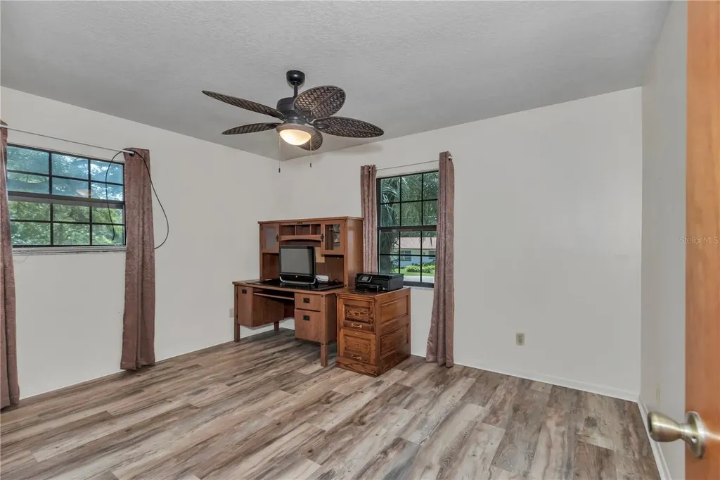 16365 SE 17th Street Ocklawaha FL 32179