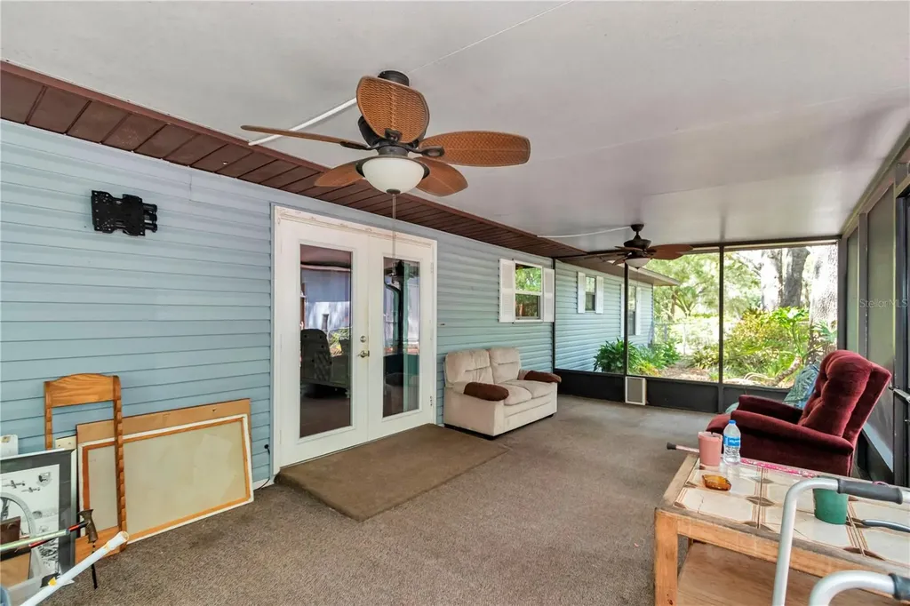16365 SE 17th Street Ocklawaha FL 32179