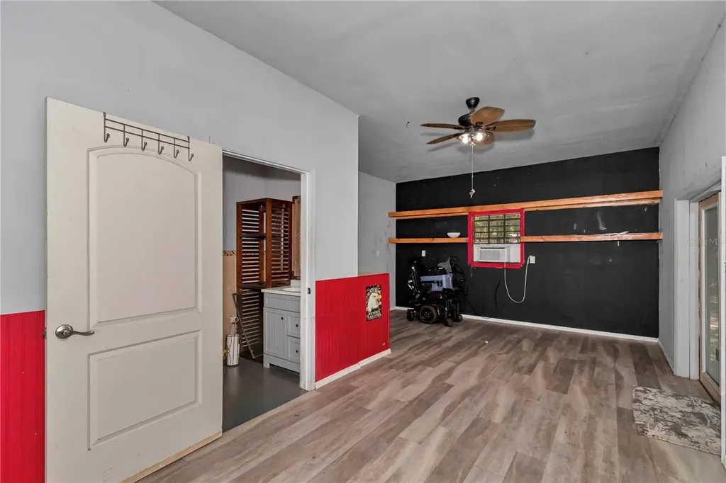 16365 SE 17th Street Ocklawaha FL 32179