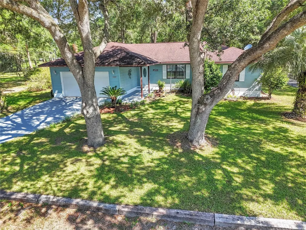 16365 SE 17th Street Ocklawaha FL 32179