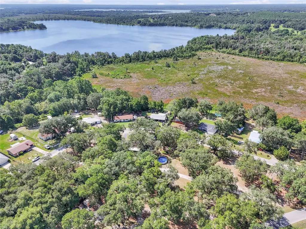 16365 SE 17th Street Ocklawaha FL 32179