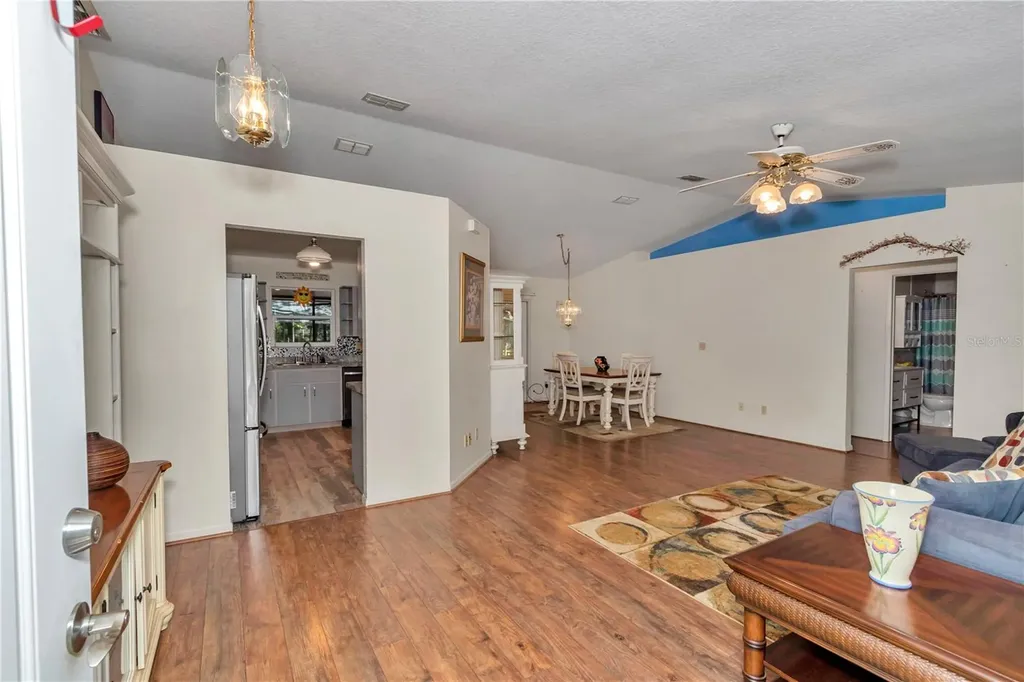 16365 SE 17th Street Ocklawaha FL 32179