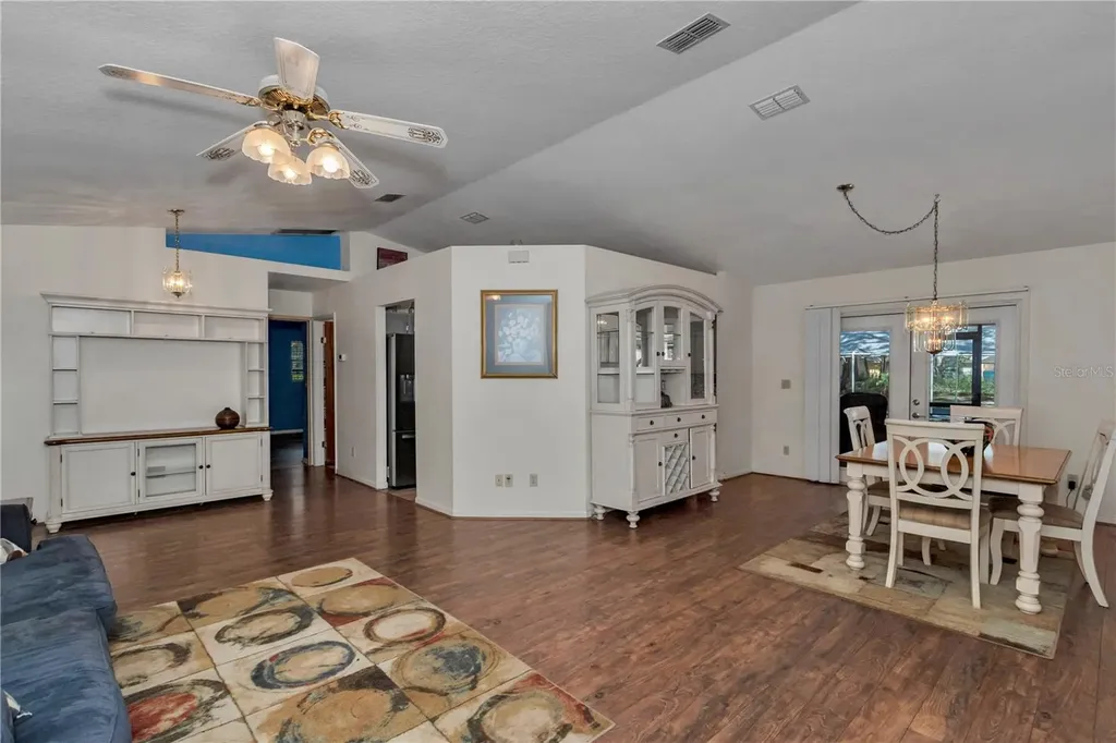 16365 SE 17th Street Ocklawaha FL 32179