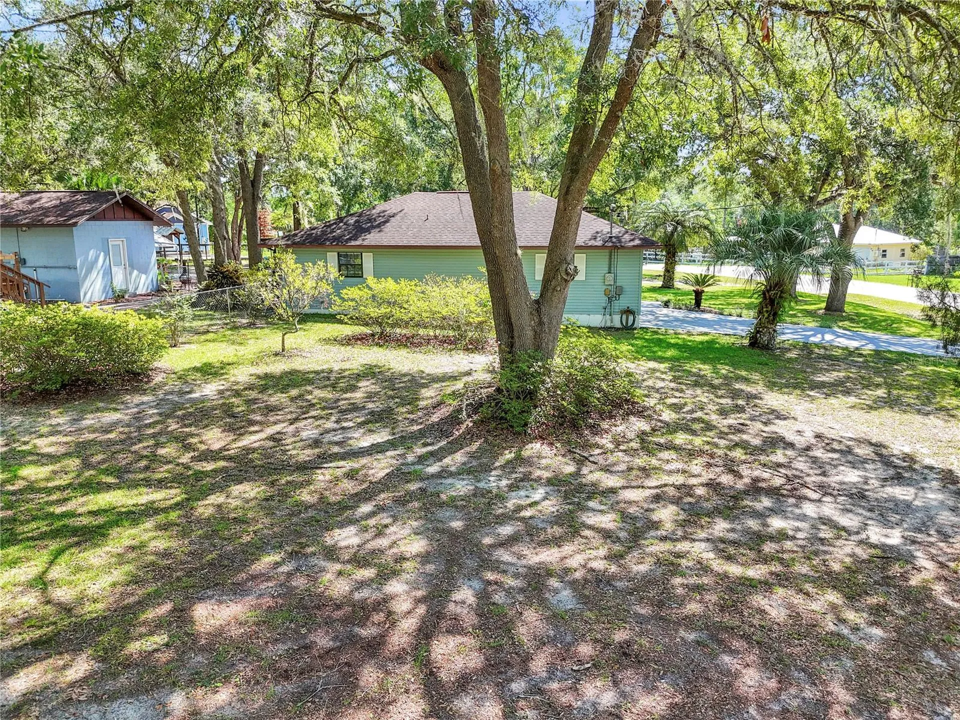 16365 SE 17th Street Ocklawaha FL 32179