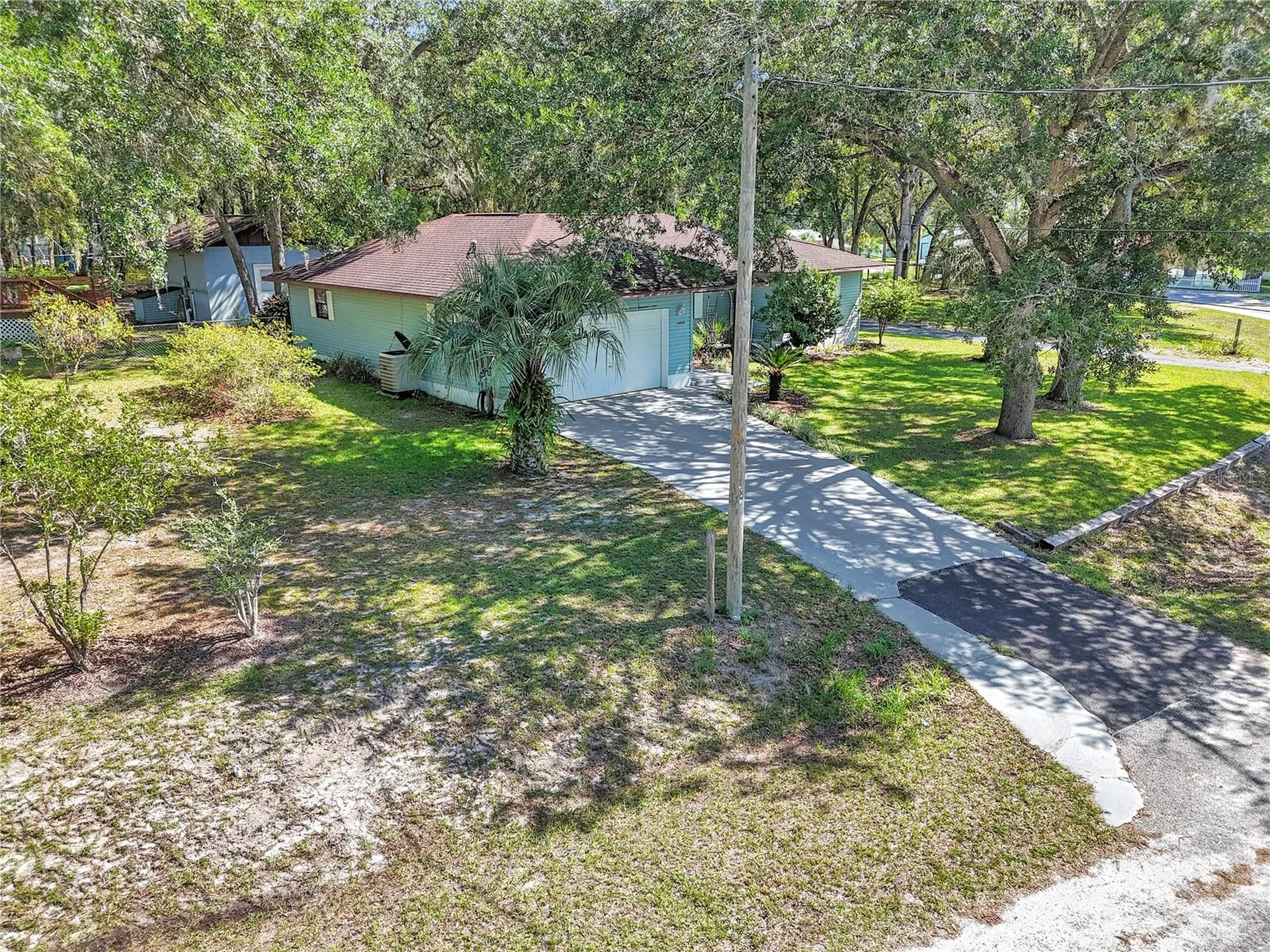 16365 SE 17th Street Ocklawaha FL 32179