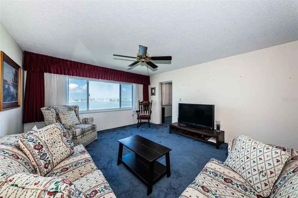 4750 Cove Circle St Petersburg FL 33708