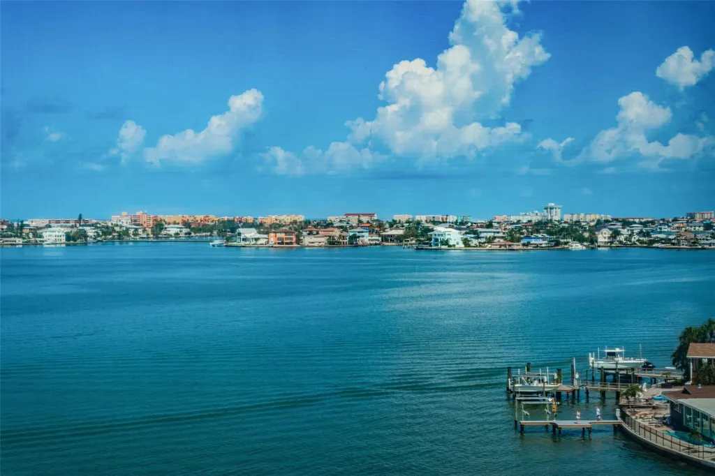 4750 Cove Circle St Petersburg FL 33708