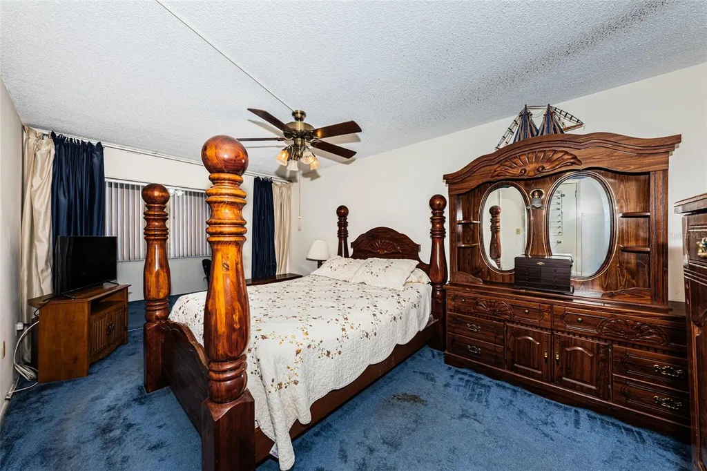 4750 Cove Circle St Petersburg FL 33708