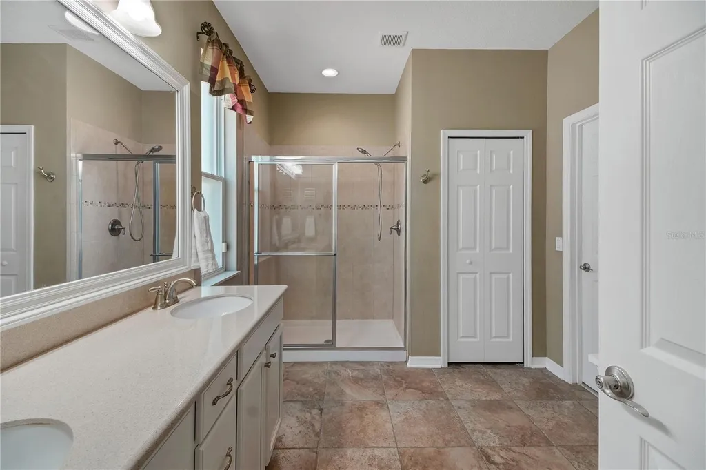 2580 Plumadore Drive Grand Island FL 32735