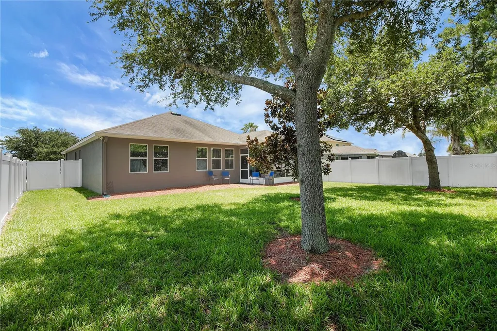 2580 Plumadore Drive Grand Island FL 32735