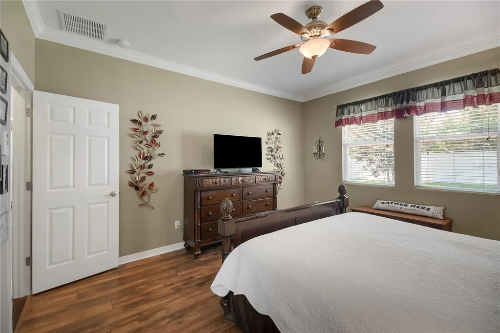 2580 Plumadore Drive Grand Island FL 32735