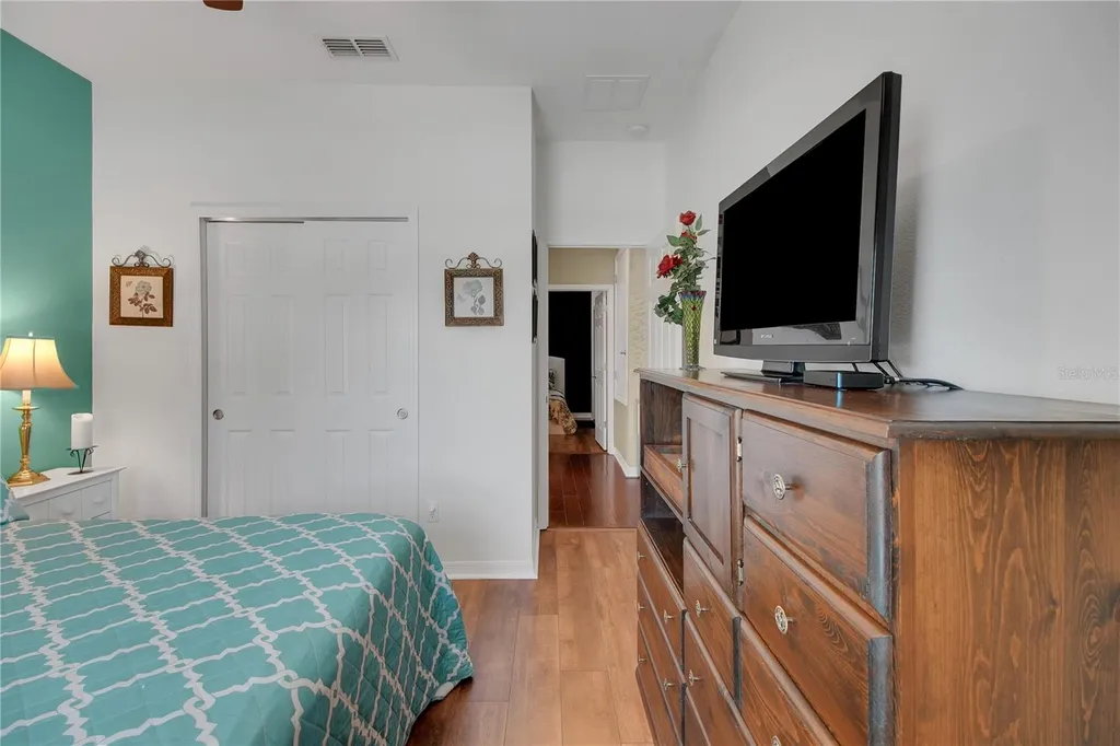 2580 Plumadore Drive Grand Island FL 32735
