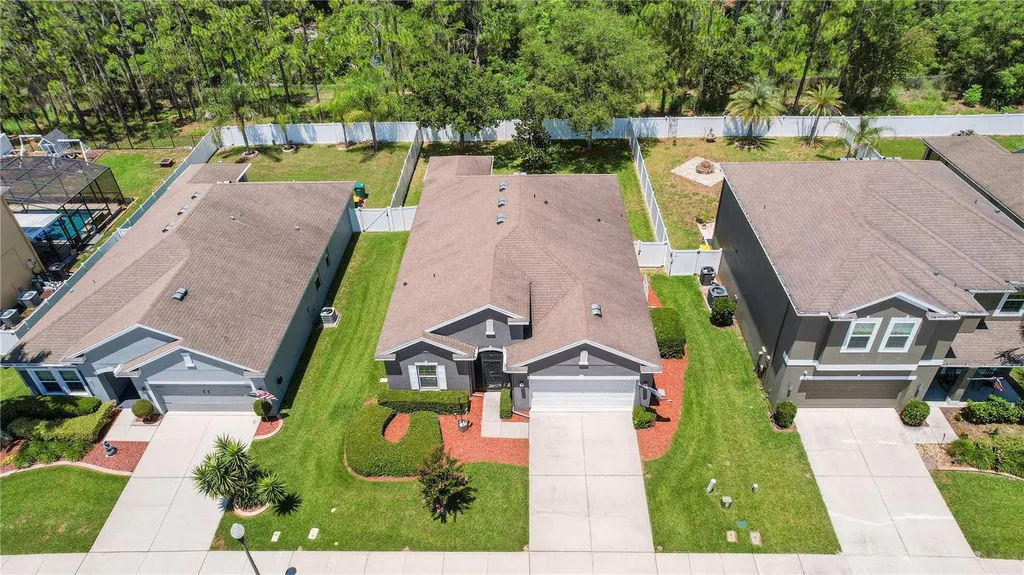 2580 Plumadore Drive Grand Island FL 32735