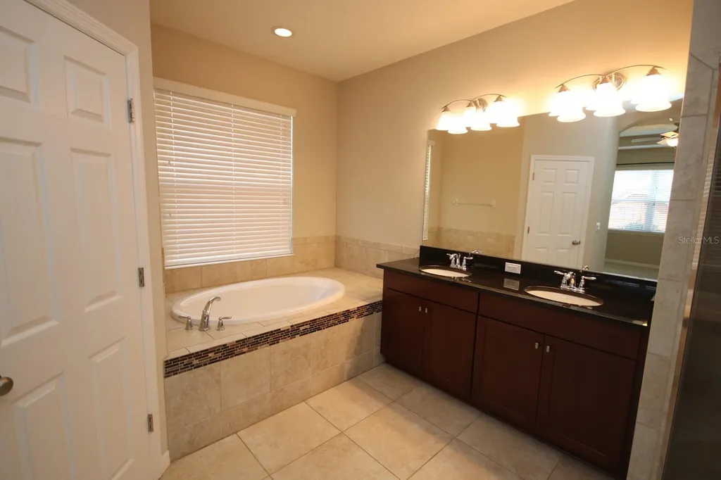 8827 Sentiero Drive Land O Lakes FL 34637