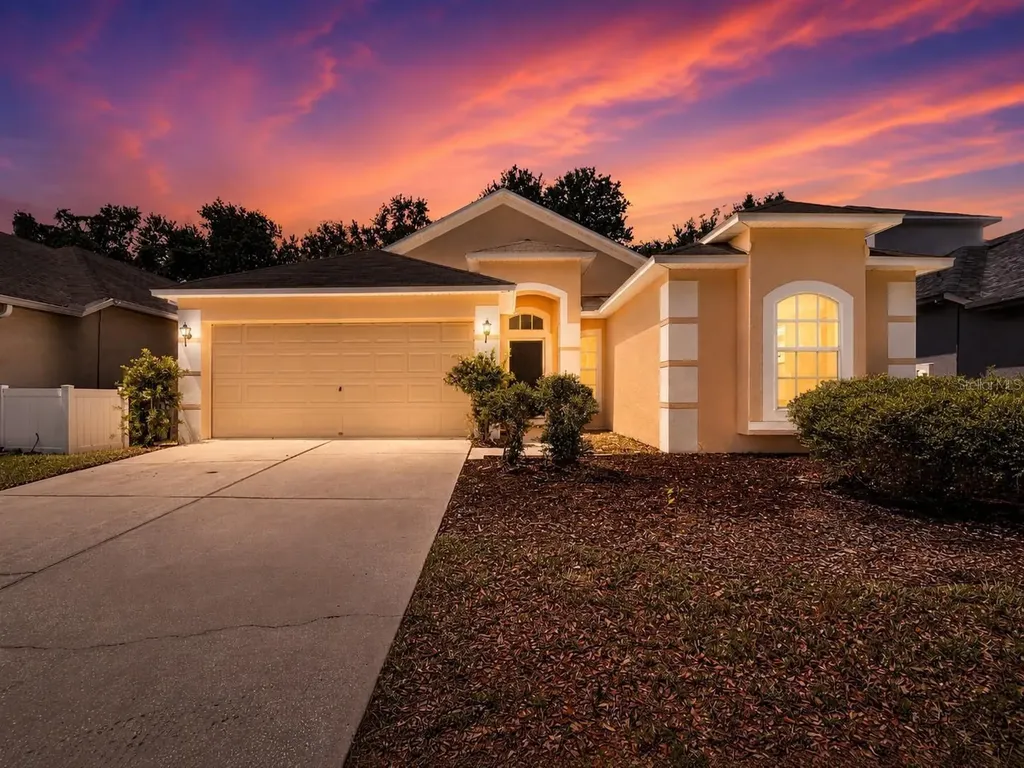 8536 Canterbury Lake Boulevard Tampa FL 33619