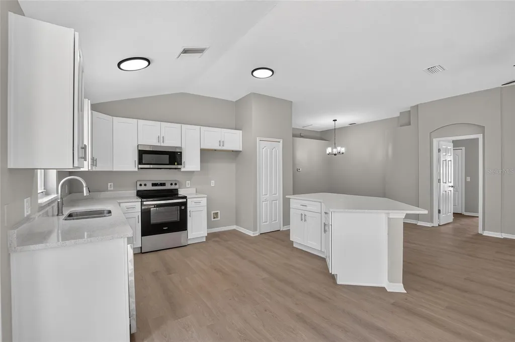 8536 Canterbury Lake Boulevard Tampa FL 33619