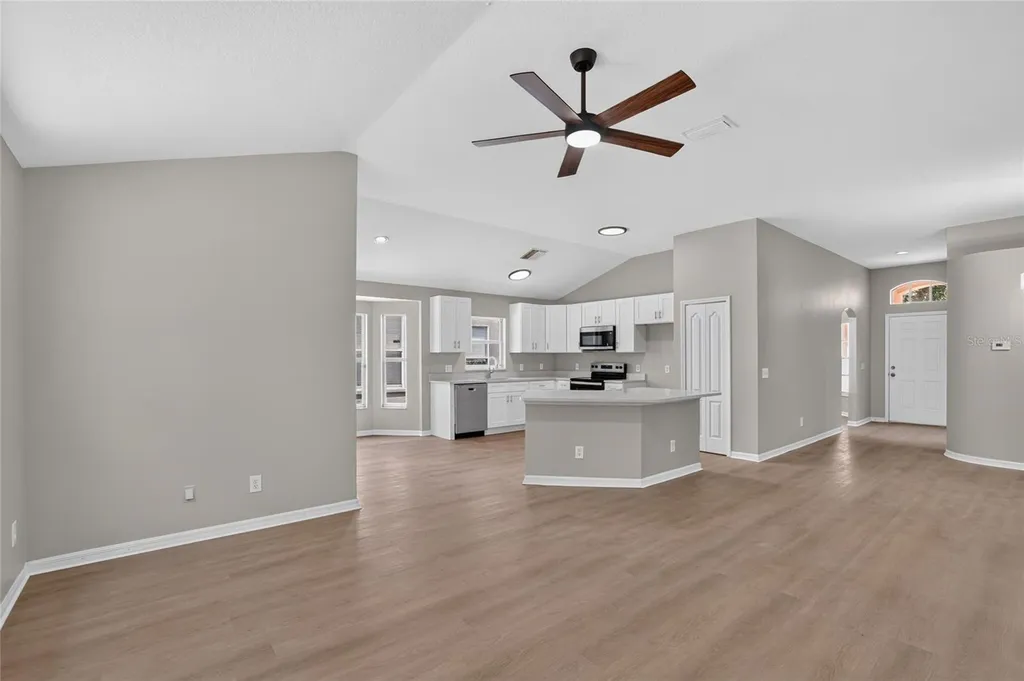 8536 Canterbury Lake Boulevard Tampa FL 33619