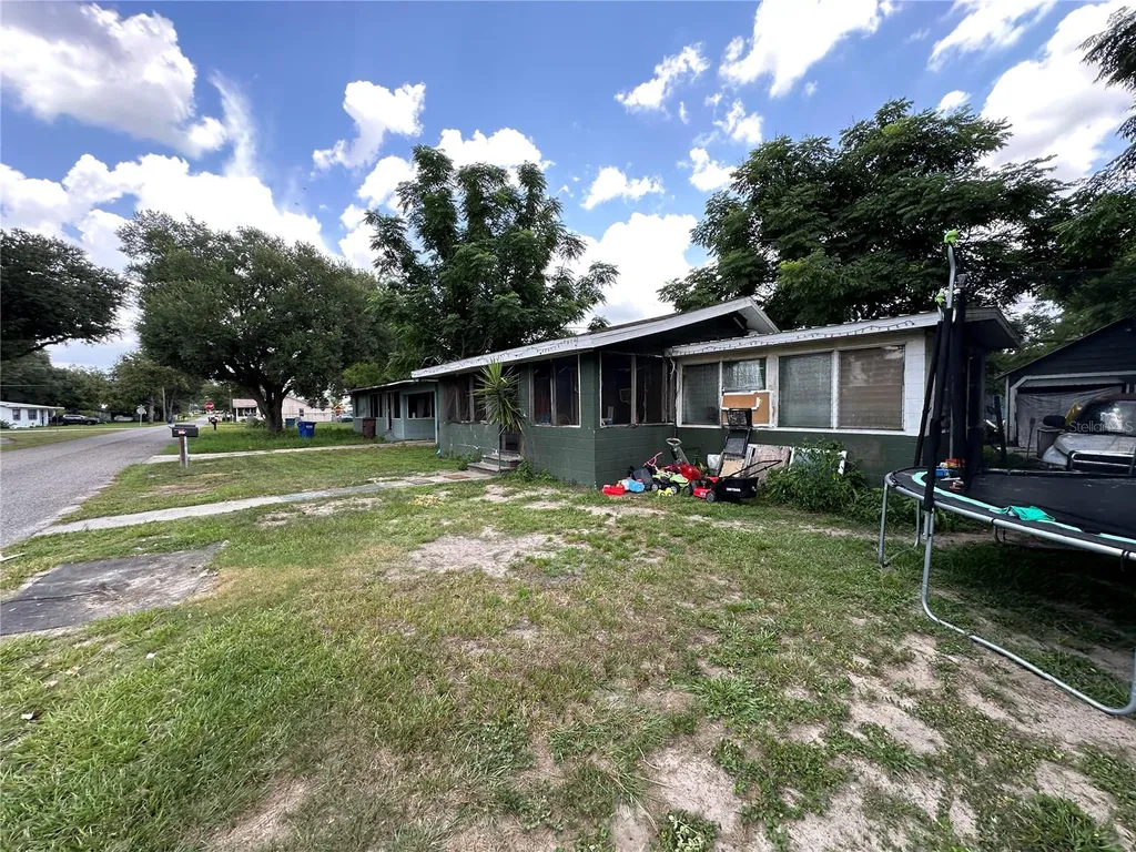 1105 NE 1st Street Mulberry FL 33860