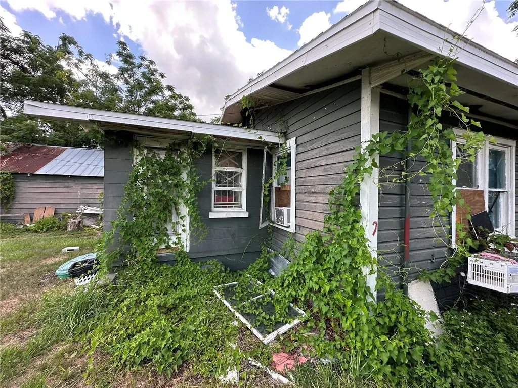 1105 NE 1st Street Mulberry FL 33860