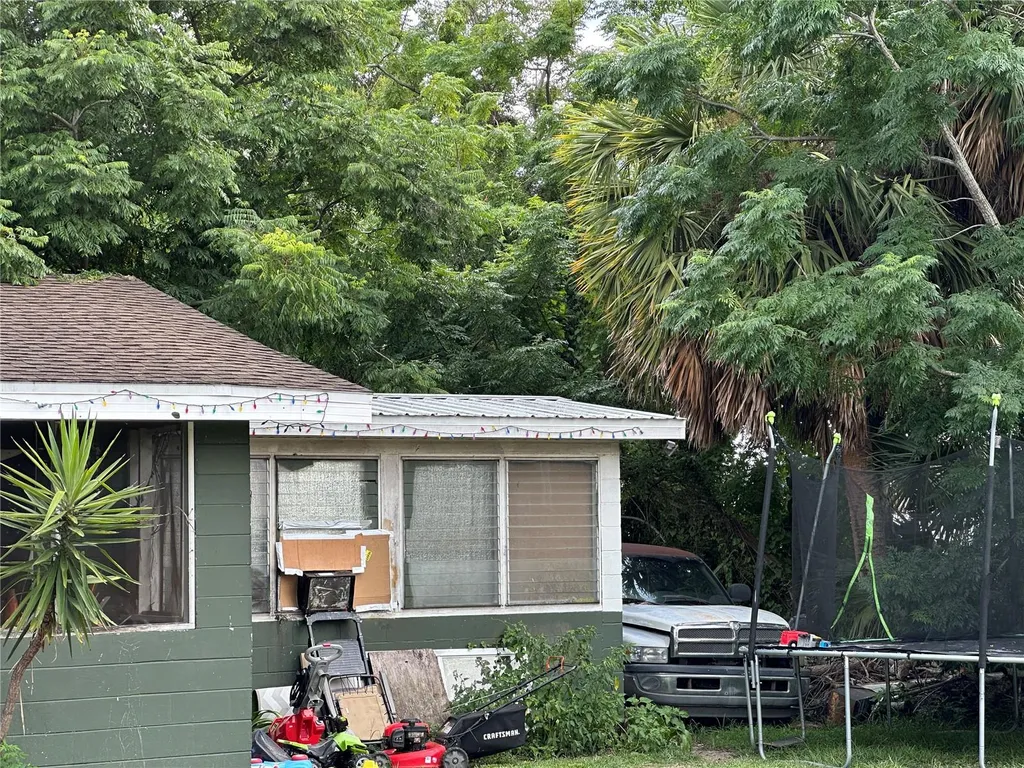 1105 NE 1st Street Mulberry FL 33860