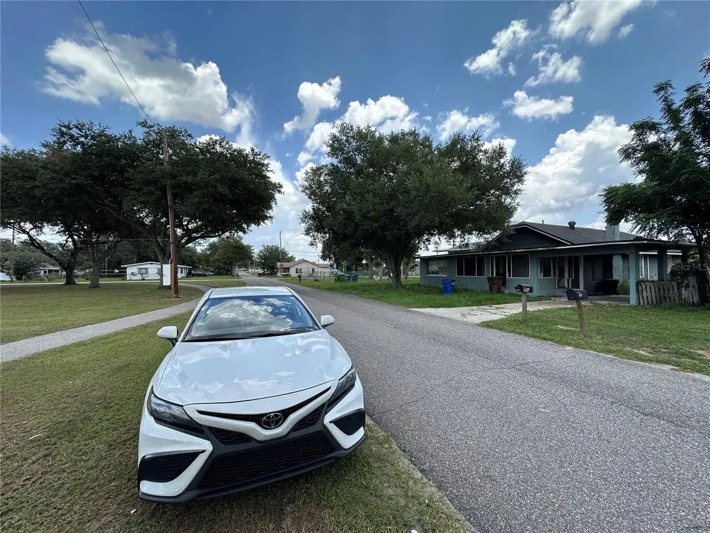 1105 NE 1st Street Mulberry FL 33860