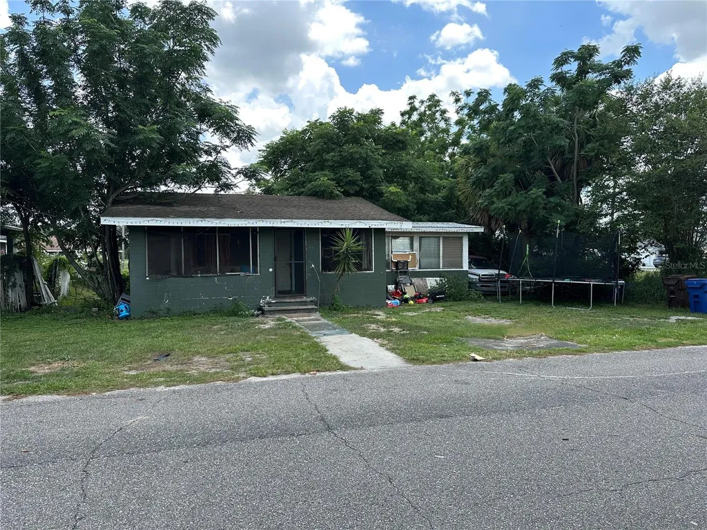 1105 NE 1st Street Mulberry FL 33860