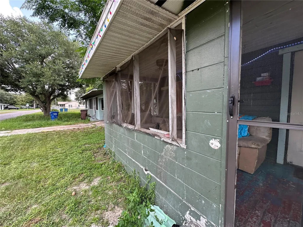 1105 NE 1st Street Mulberry FL 33860