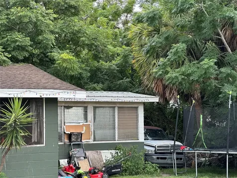1105 NE 1st Street Mulberry FL 33860